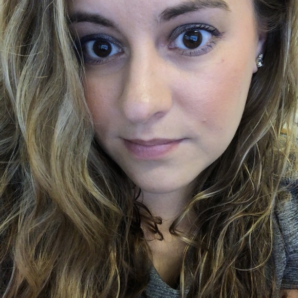 Meet your Posher, Alisa - Picture 2 of 2